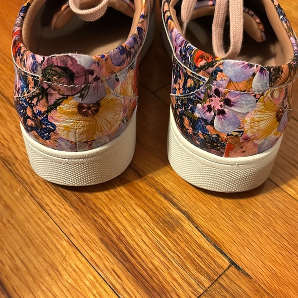Fitflop flower leather sneakers size 6.5 - Picture 3 of 7